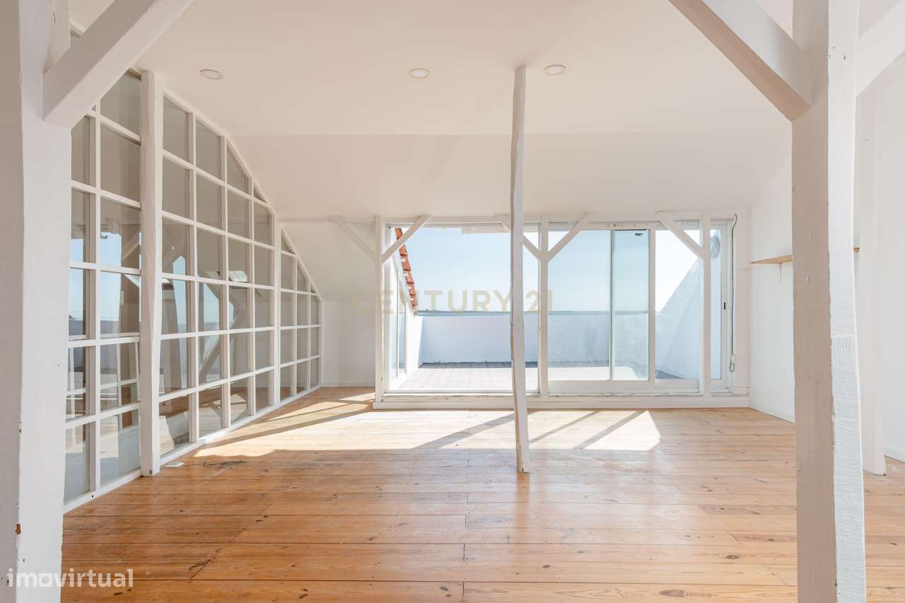 Espetacular apartamento T4 com vista deslumbrante sobre o rio Tejo – C-37