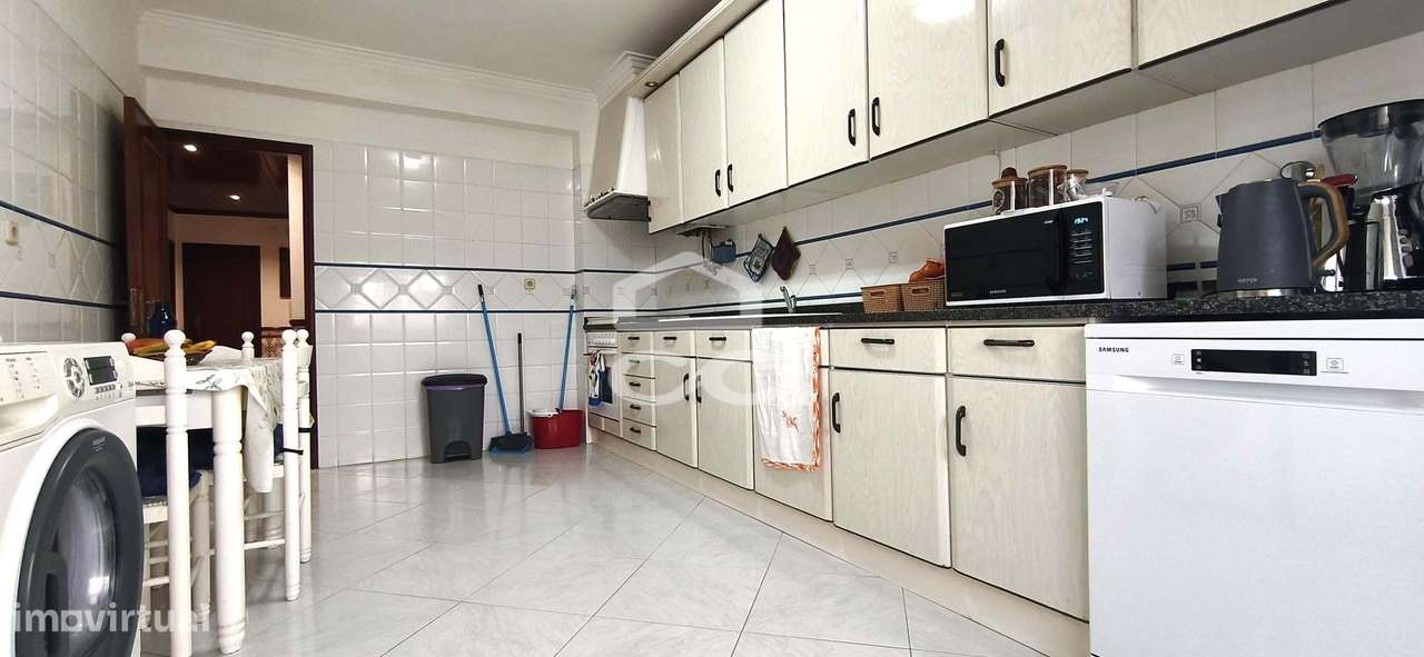 Apartamento T3 com Excelente Localização em Caneças-10