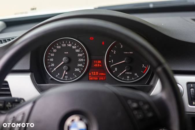 BMW Seria 3 325i - 9