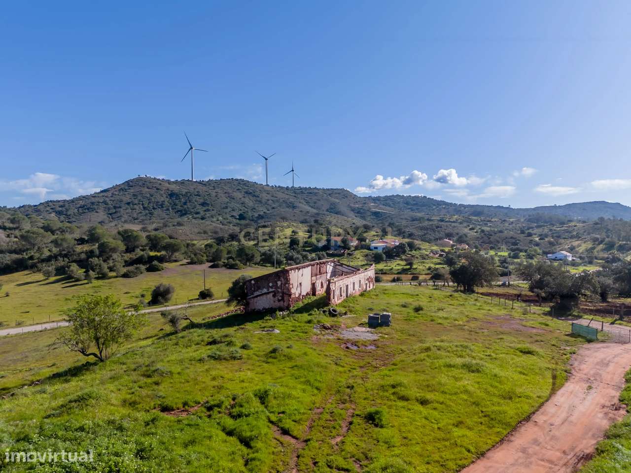 Terreno de 17,4 hectares com ruina no coração do Algarve ( S-B de Mess - Grande imagem: 4/18