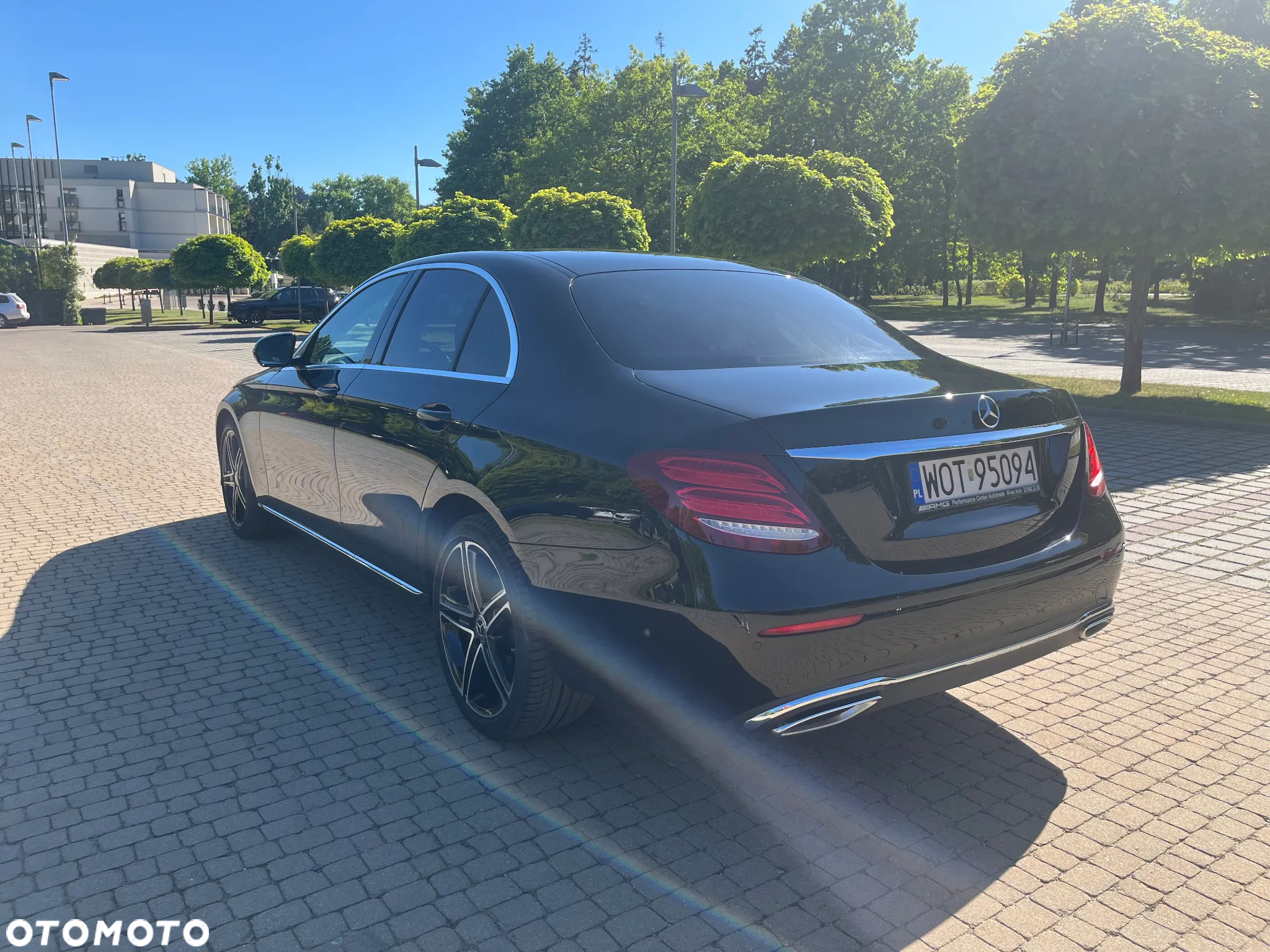 Mercedes-Benz Klasa E 220 d 4-Matic 9G-TRONIC - 8