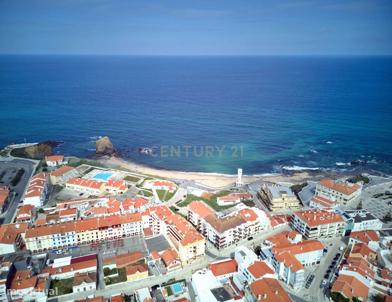 Moradia T3 Geminada no Centro de Santa Cruz-28