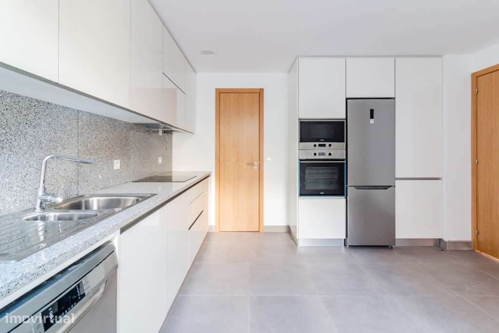 Moradia V3 Loteamento Penedos Altos - Lote 24 - Grande imagem: 4/12