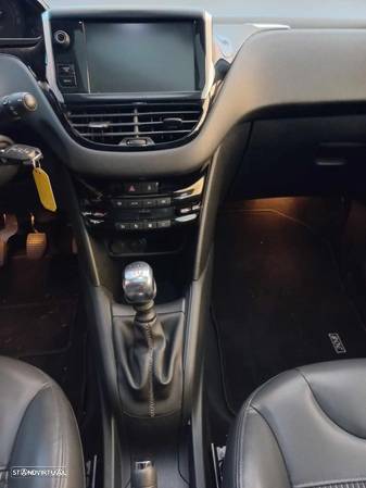 Peugeot 208 1.6 THP Allure - 13