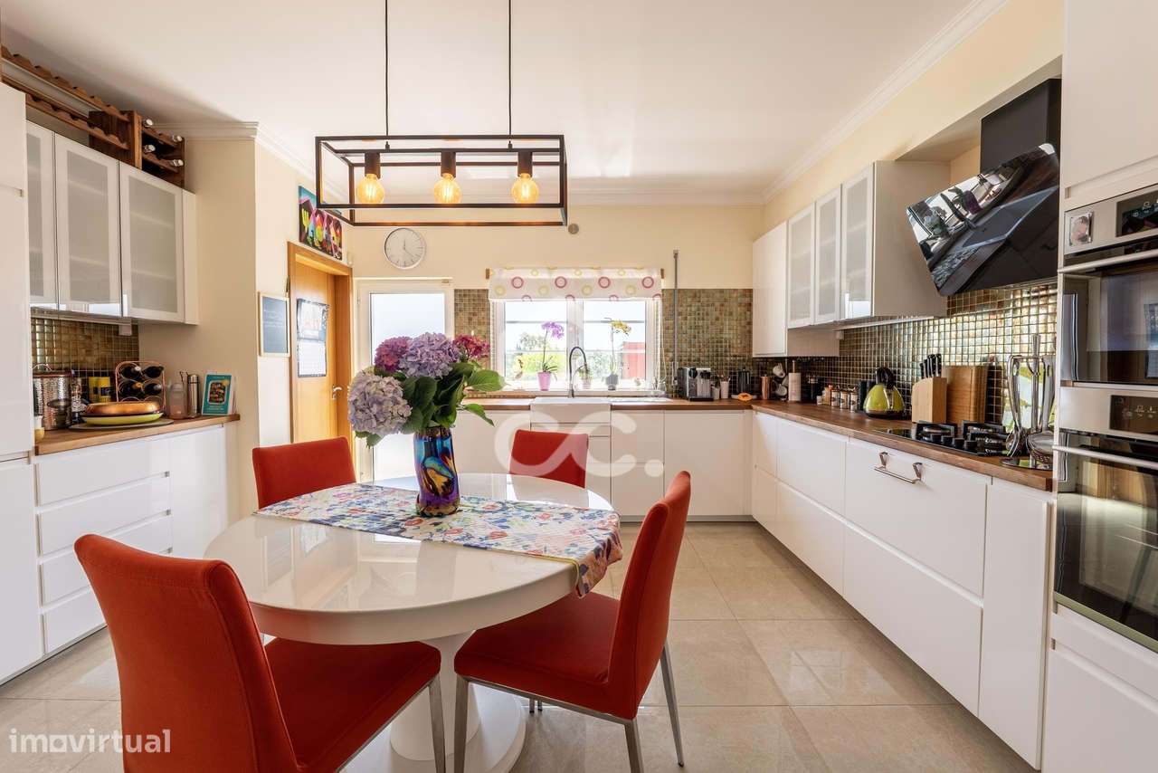 Moradia T4 em Condomínio Privado no Carvalhal – O equilíbrio perfeito-5