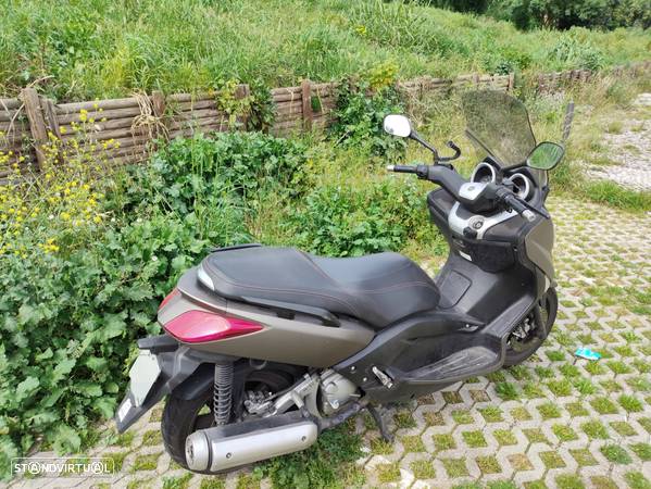 Yamaha X-Max - 3