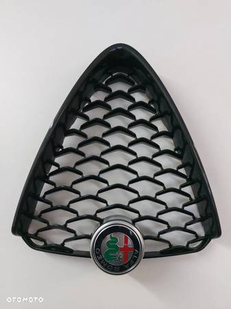 Atrapa, grill Alfa Romeo Giulia Lift - 2