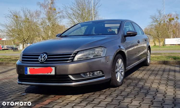 Volkswagen Passat - 14