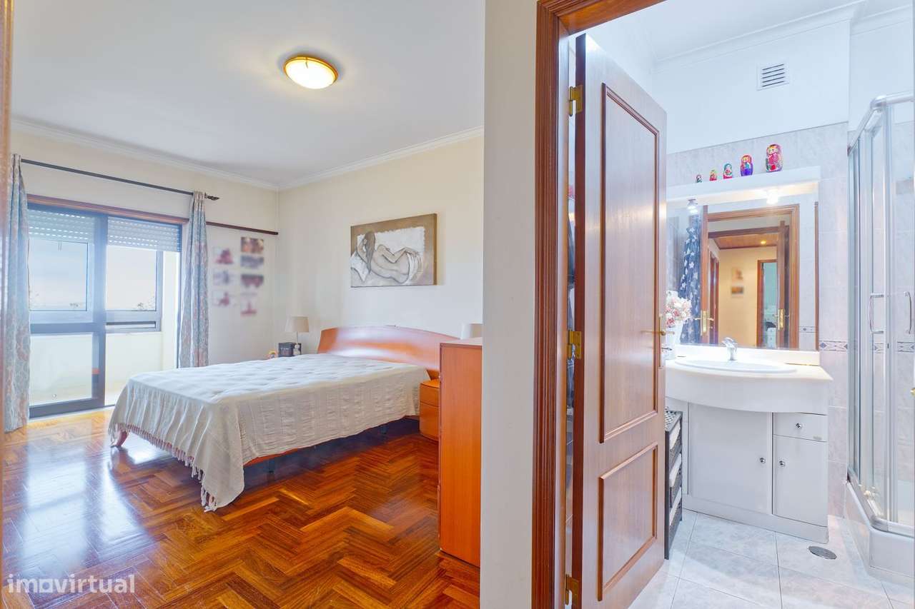 Apartamento T3 com excelentes áreas e uma vista deslumbrante...-10