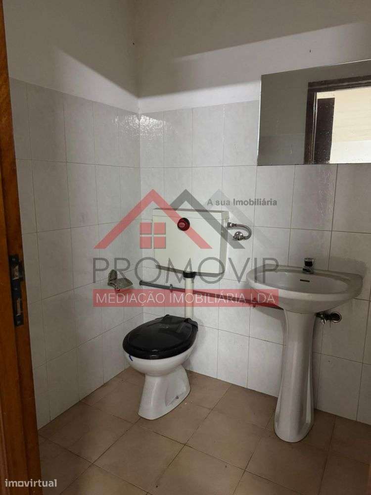 Armazém Santa Cristina Do Couto- Arrendar - Grande imagem: 5/6