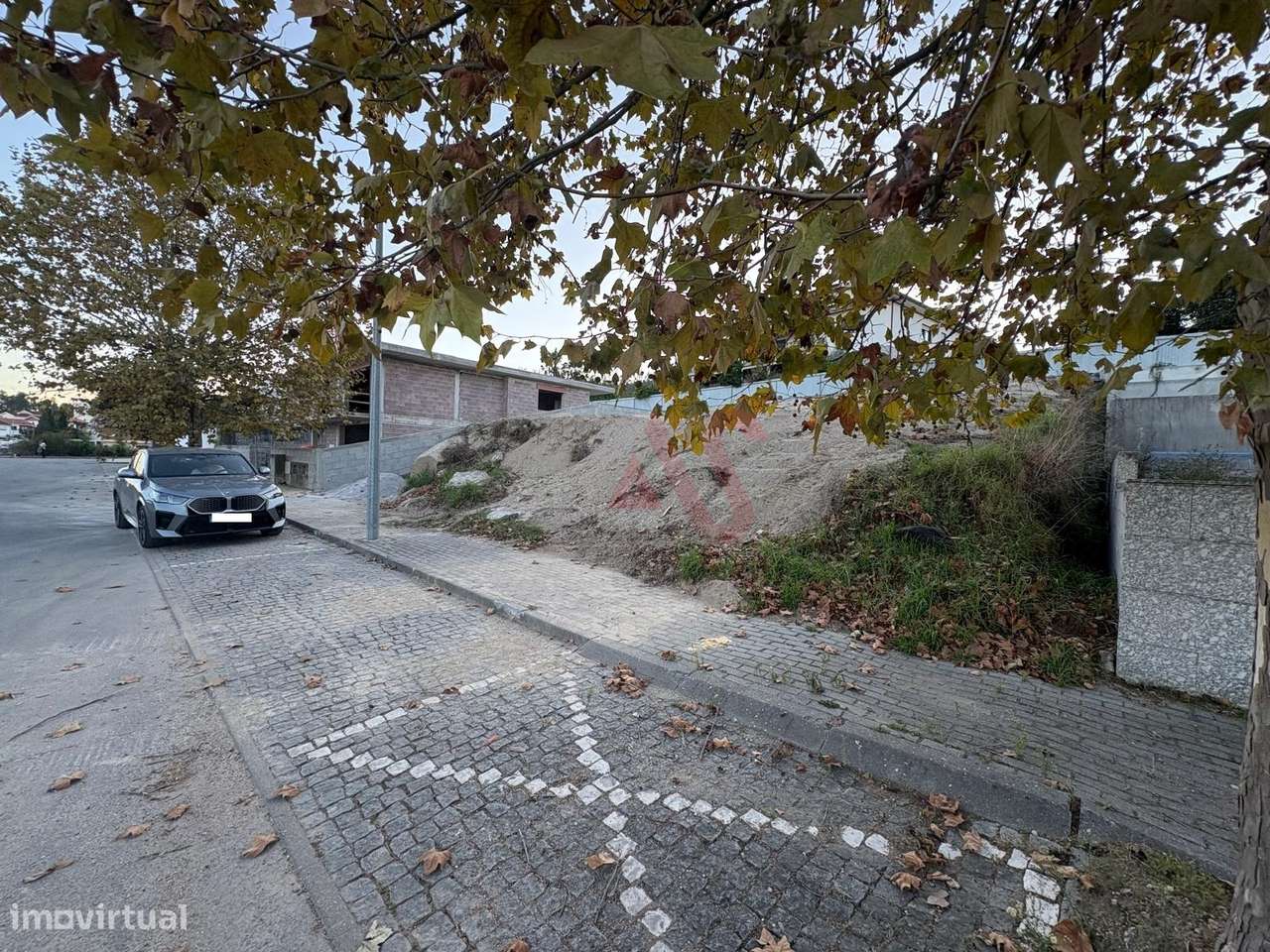 Terreno para construção com 520 m2 em Fermentões, Guimarães - Grande imagem: 4/8