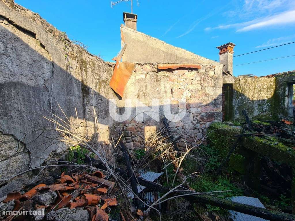 Moradia em Banda - Para Reconstrução Total - Grande imagem: 5/11