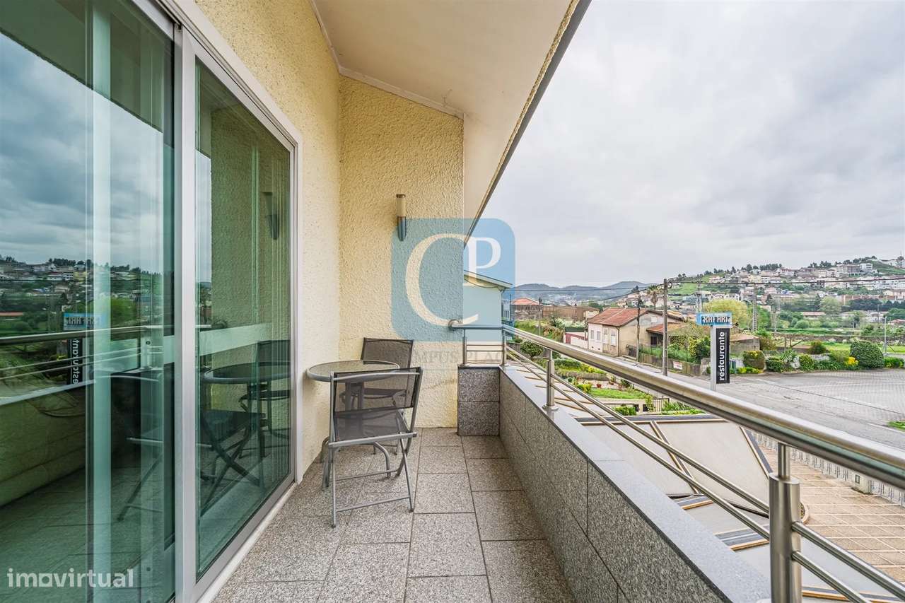 Moradia T3 com Restaurante, em Alfena, Valongo-30