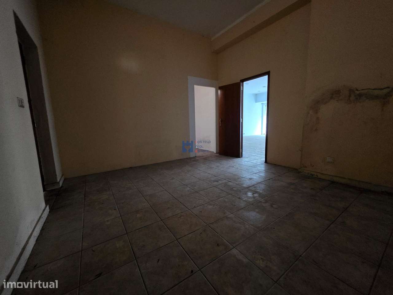 Lojas para comércio/habitação em Ourém-9