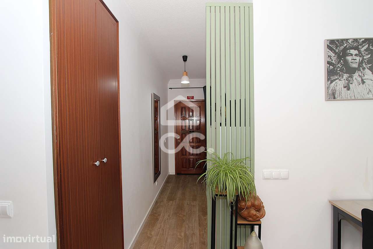 Apartamento T2 com terraço, vista mar e lugar de garagem em Armação de-9
