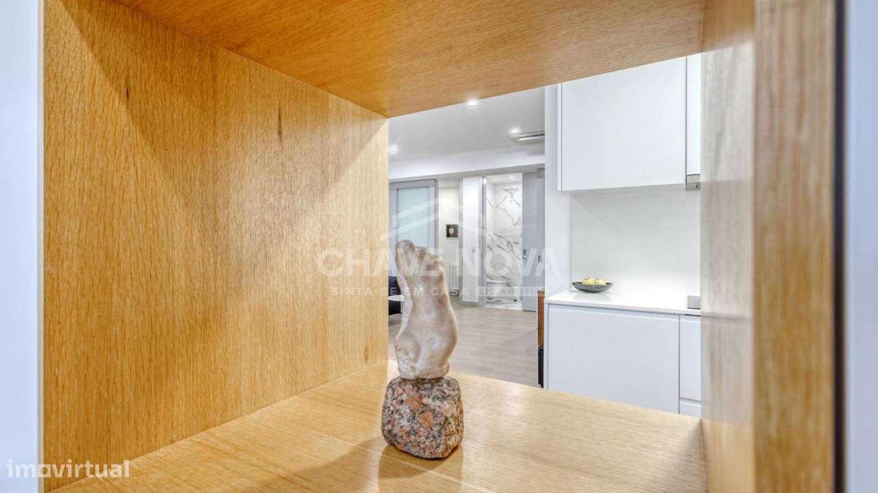 Apartamento T2 c/ Varanda e 2 Lugares de Garagem-Constituição/ Marquês-7