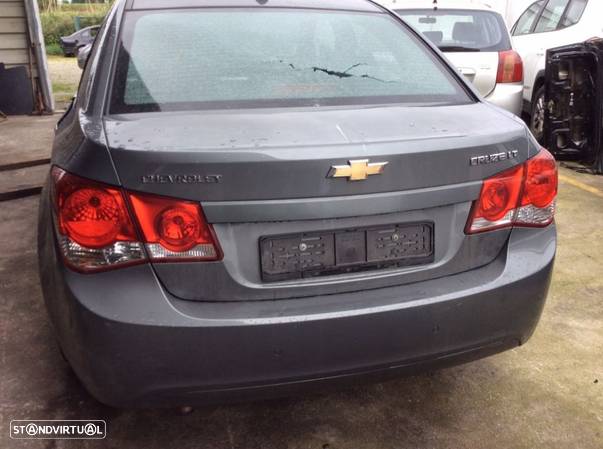 Chevrolet Cruze 1.8i - 1