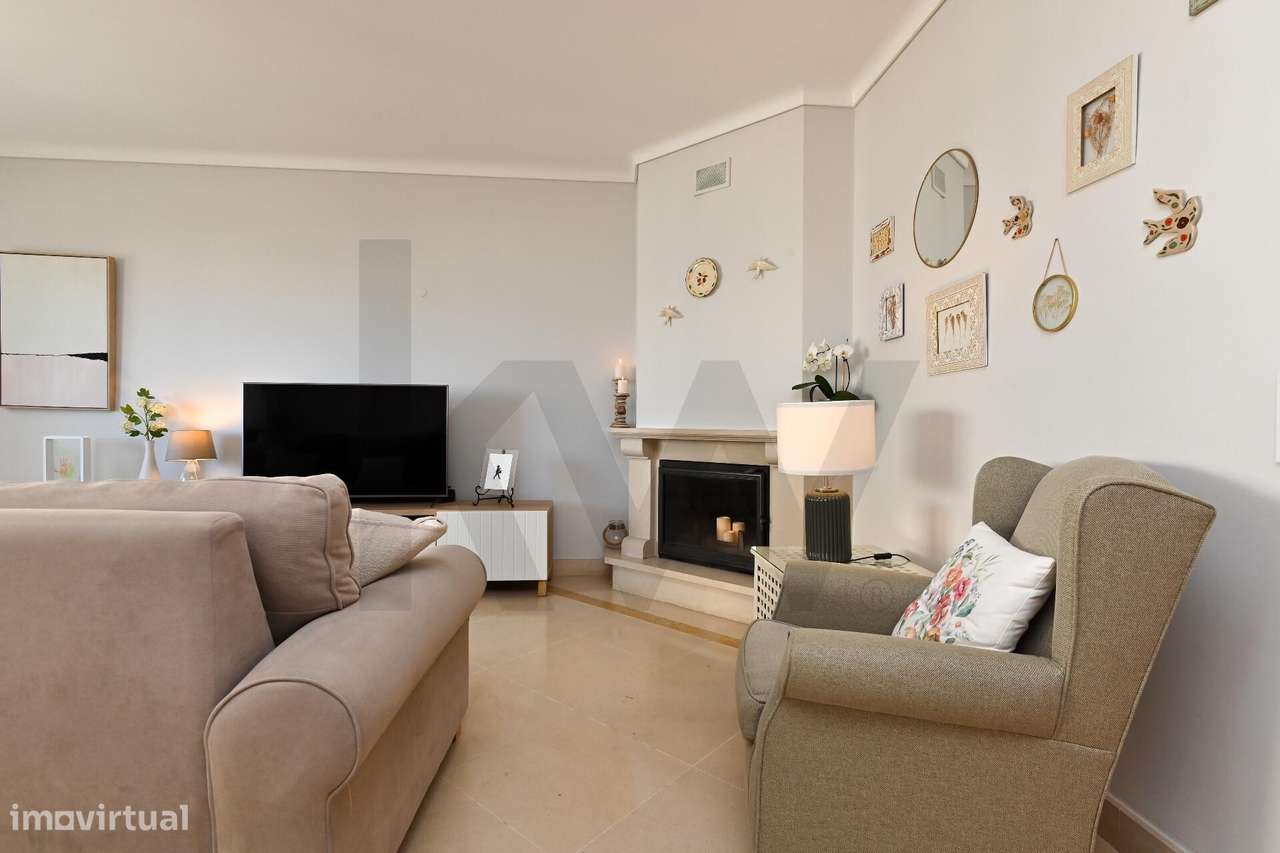 T3 com lareira, arrecadação e lugar de estacionamento — ideal para fam - Grande imagem: 4/28