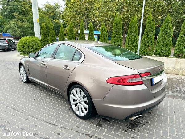 Jaguar XF - 3