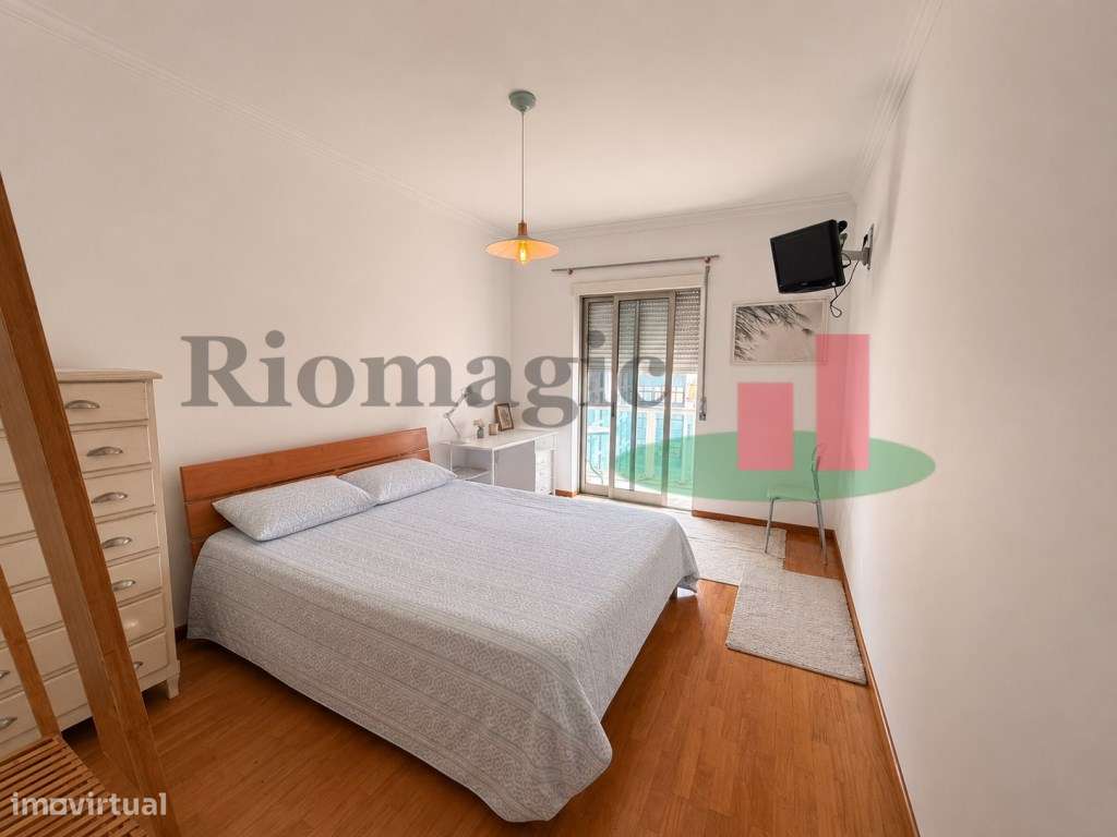 Apartamento T3 com Excelentes Áreas, Varandas e Garagem em Rio Maior-4