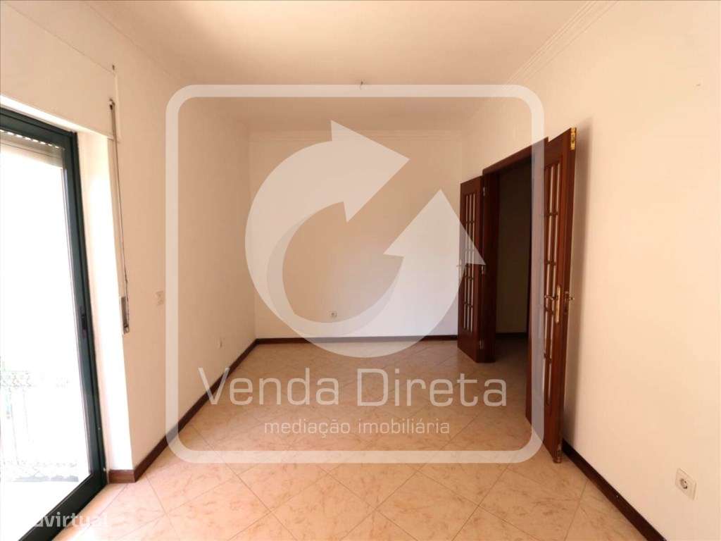 Apartamento T2 com Varanda e Lareira no Coração de Setúbal - Grande imagem: 2/21