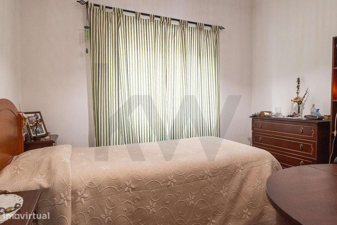 Apartamento T2 na Amora | A poucos minutos da Baía da Amora-16