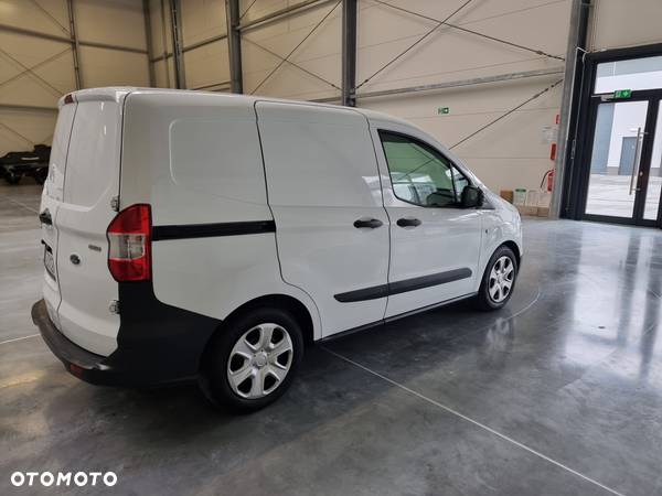 Ford Transit Courier - 4