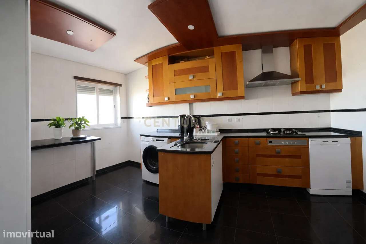 Apartamento T2 em Santa Marta de Corroios - 93m2 - Grande imagem: 4/17