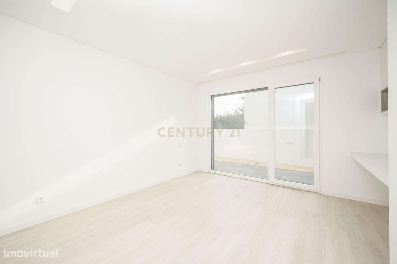 Moradia T3 Térrea a estrear com piscina e vista Serra-Setúbal-30