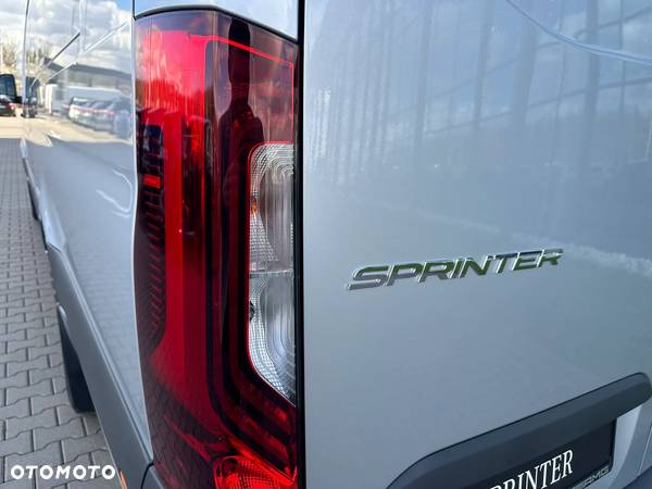 Mercedes-Benz Sprinter 319 CDI Furgon Ekstra Długi 4325+mm - 12