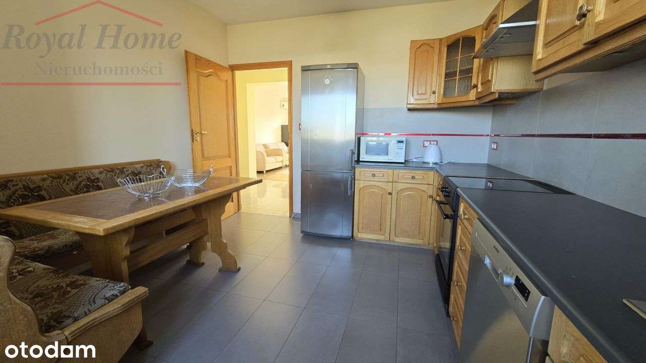 Przestronny, zadbany dom w zabudowie szeregowej.-5