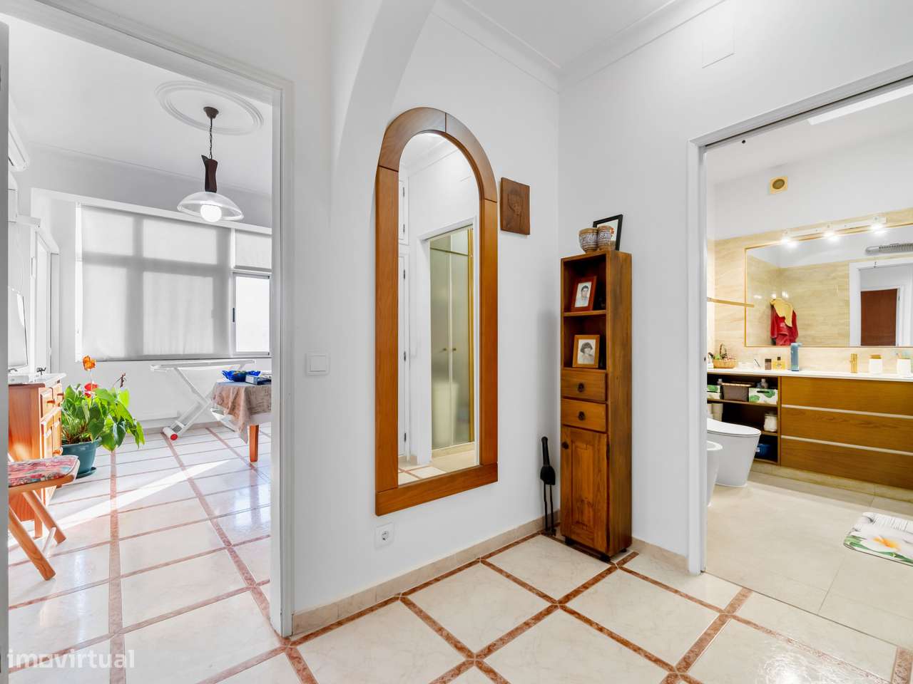 Andar de Moradia com Garagem Fechada e Terraço privativo-11