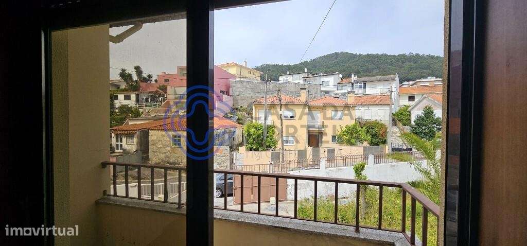 534m2 área total - 179,6 de área útil e 354m2 de Área descoberta. Bem - Grande imagem: 2/46