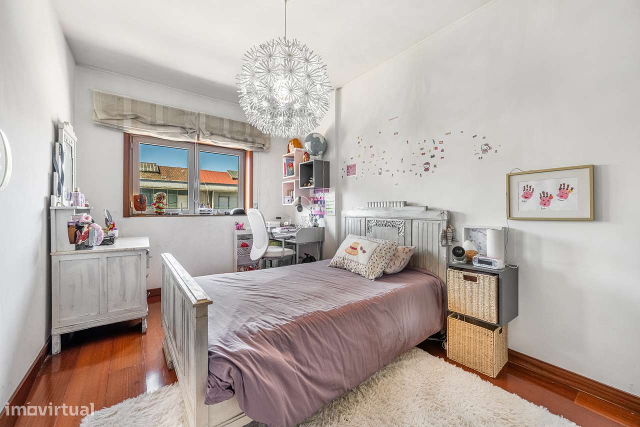 Apartamento T2+2 em plena Avenida da Liberdade-19