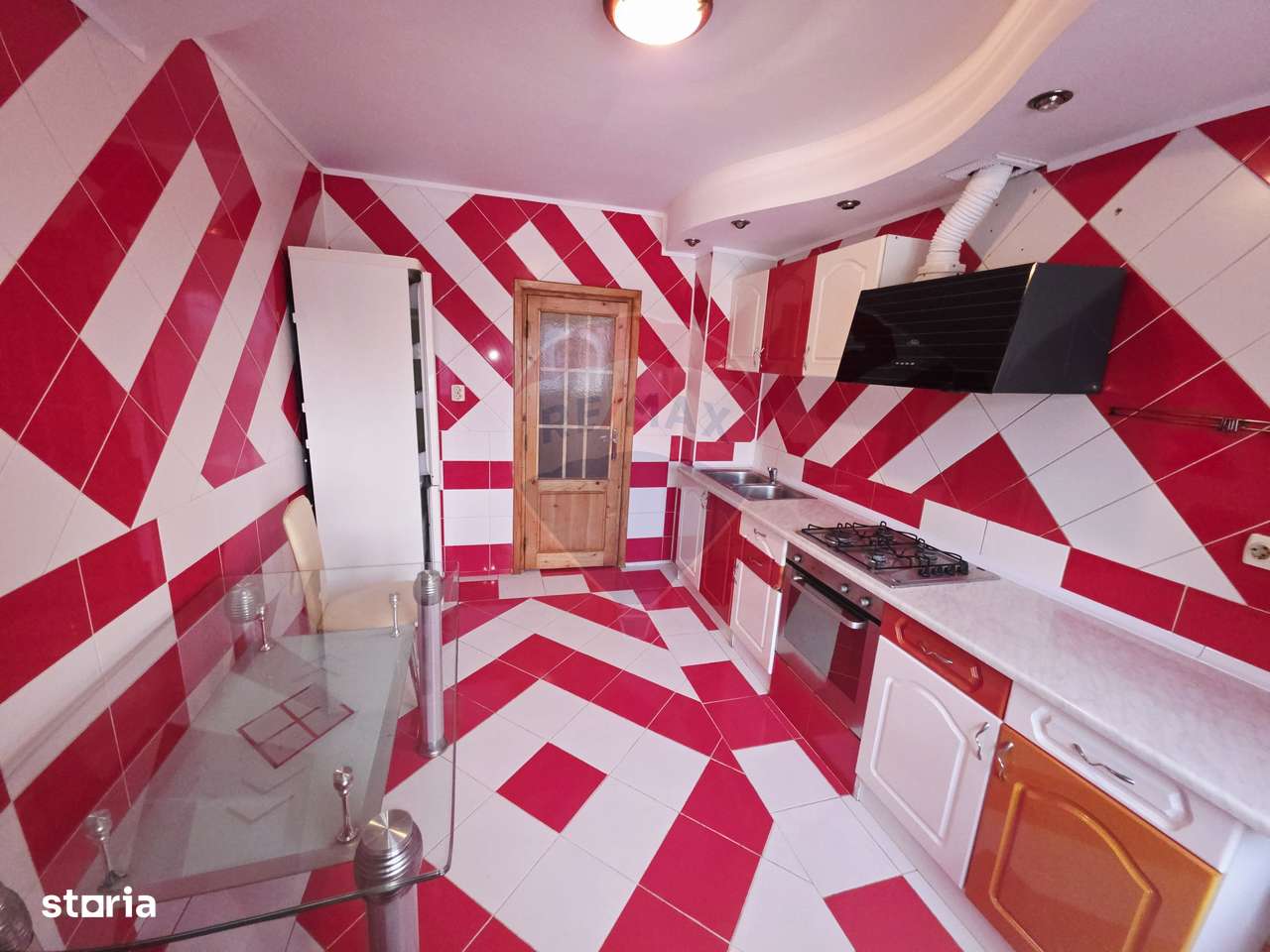 Apartament cu 2 camere de vânzare în zona 1 Mai-4