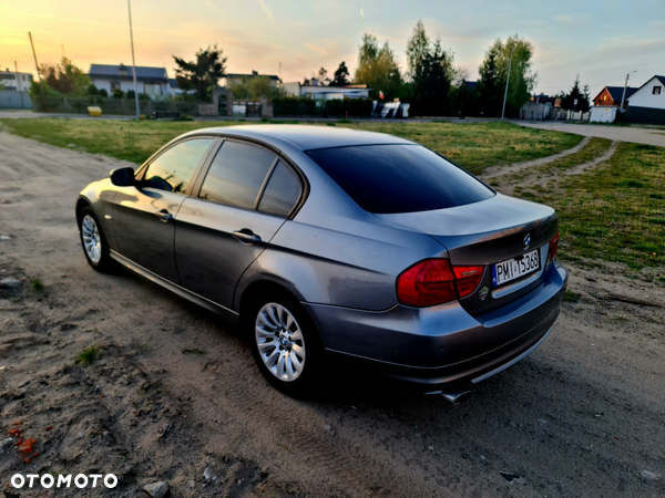 BMW Seria 3 318d DPF Edition Lifestyle - 17