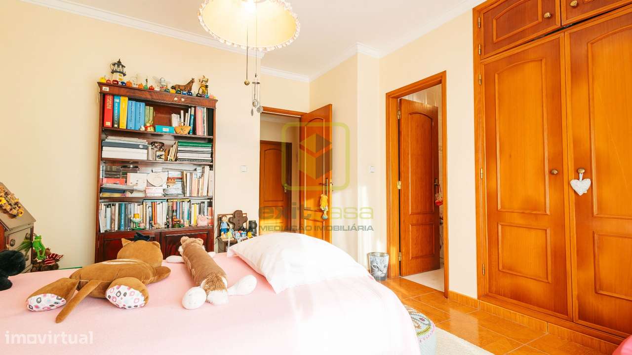 Moradia T3 Geminada-15