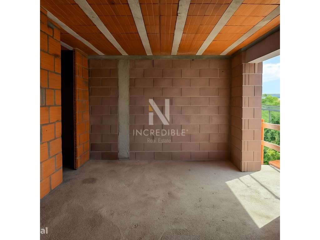 Moradia T3 em Estrutura para Conclusão em Fiscal, Amares-5