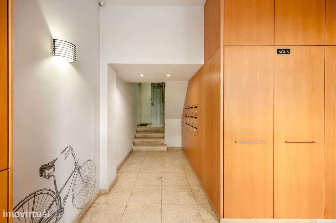 Apartamento T2 com 4 terraços e garagem nas Avenidas Novas, Lisboa-27