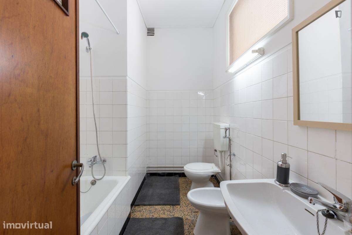 Quarto - localizado em São Mamede de Infesta Porto - Grande imagem: 5/13