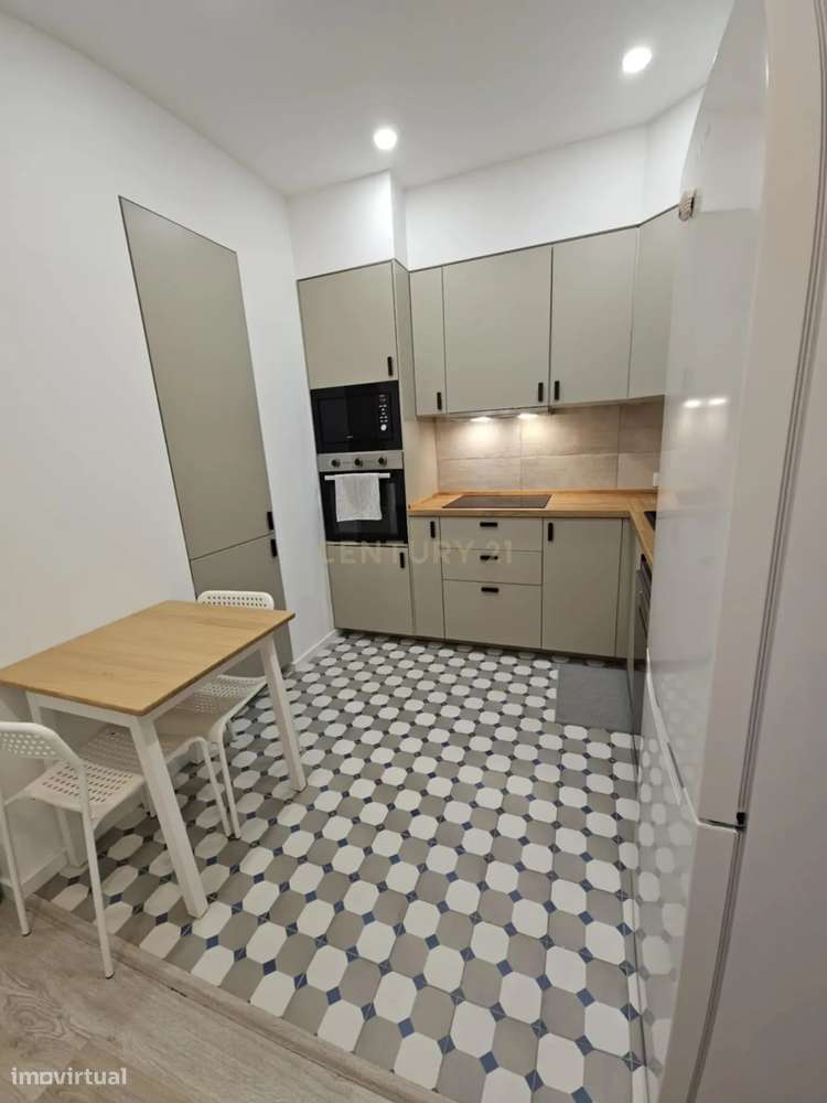 Apartamento T2 em Arroios-1