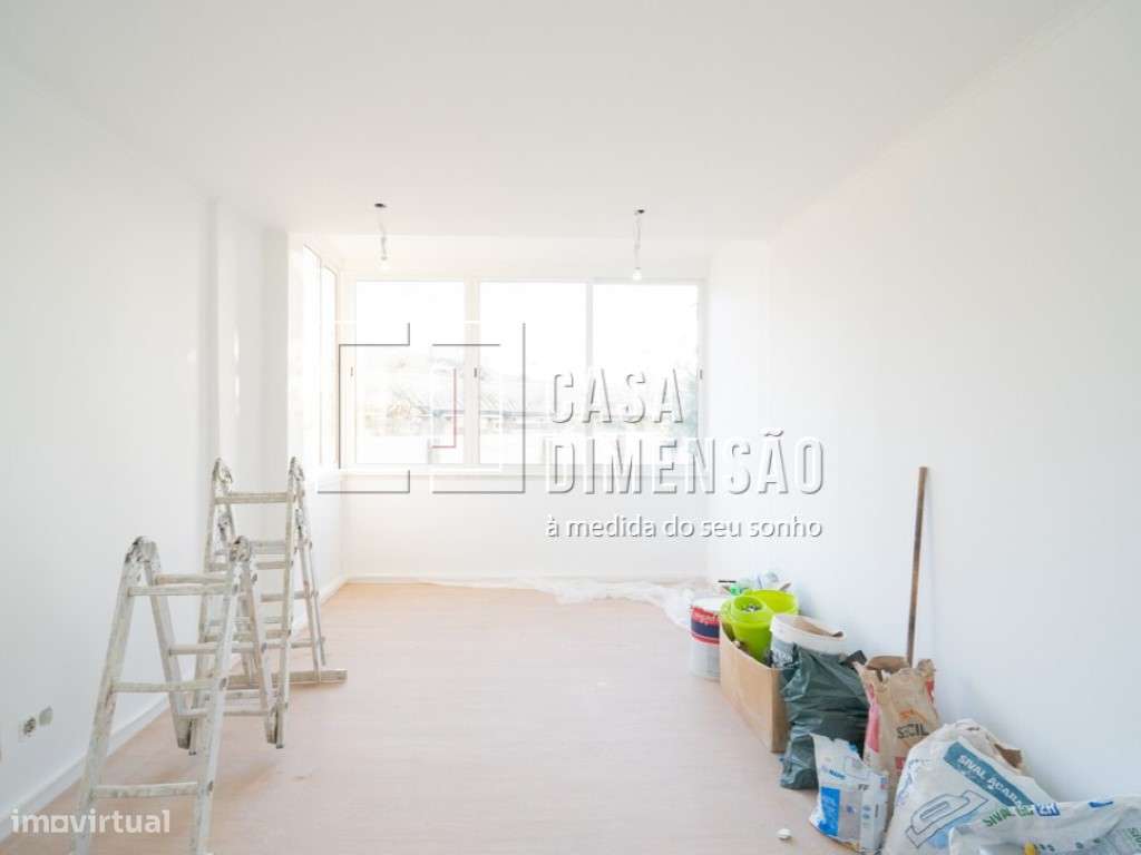 Apartamento T2, totalmente remodelado com logradouro, na Amadora!! - Grande imagem: 5/16