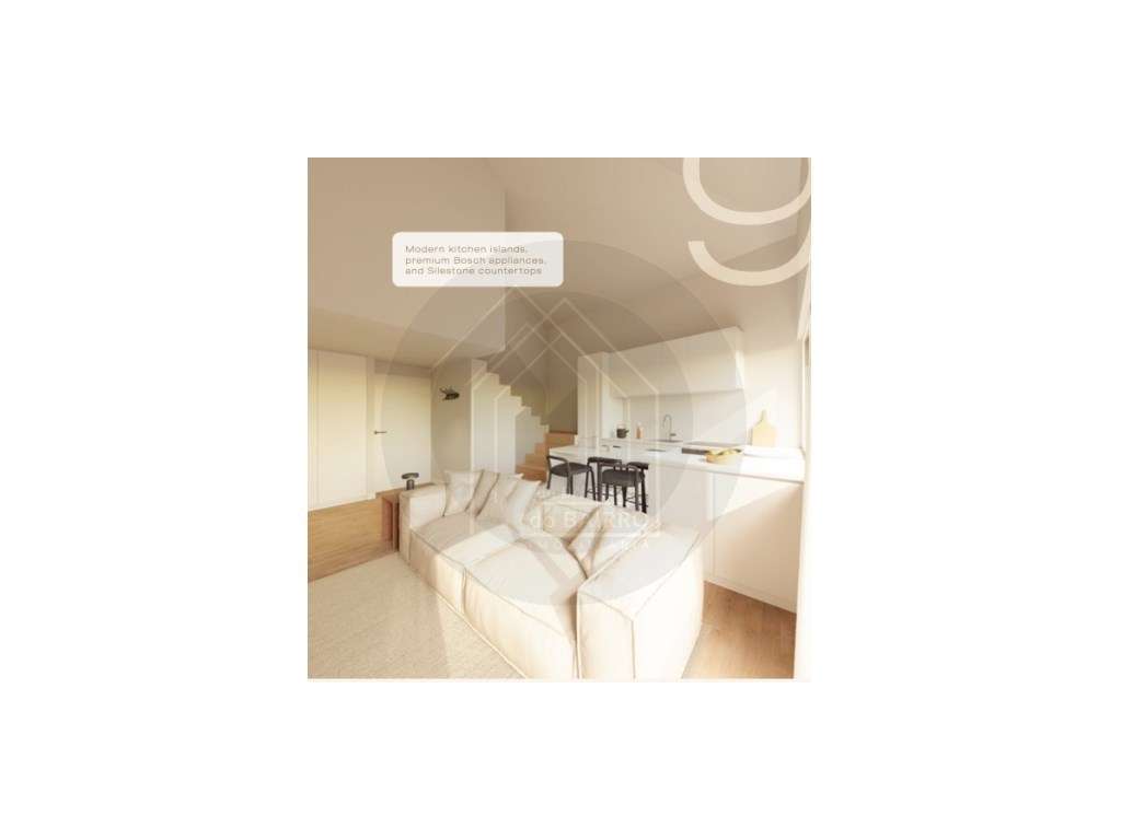 Apartamento T2 Duplex com Varanda, Elevador e Estacionamento - Exce... - Grande imagem: 2/4