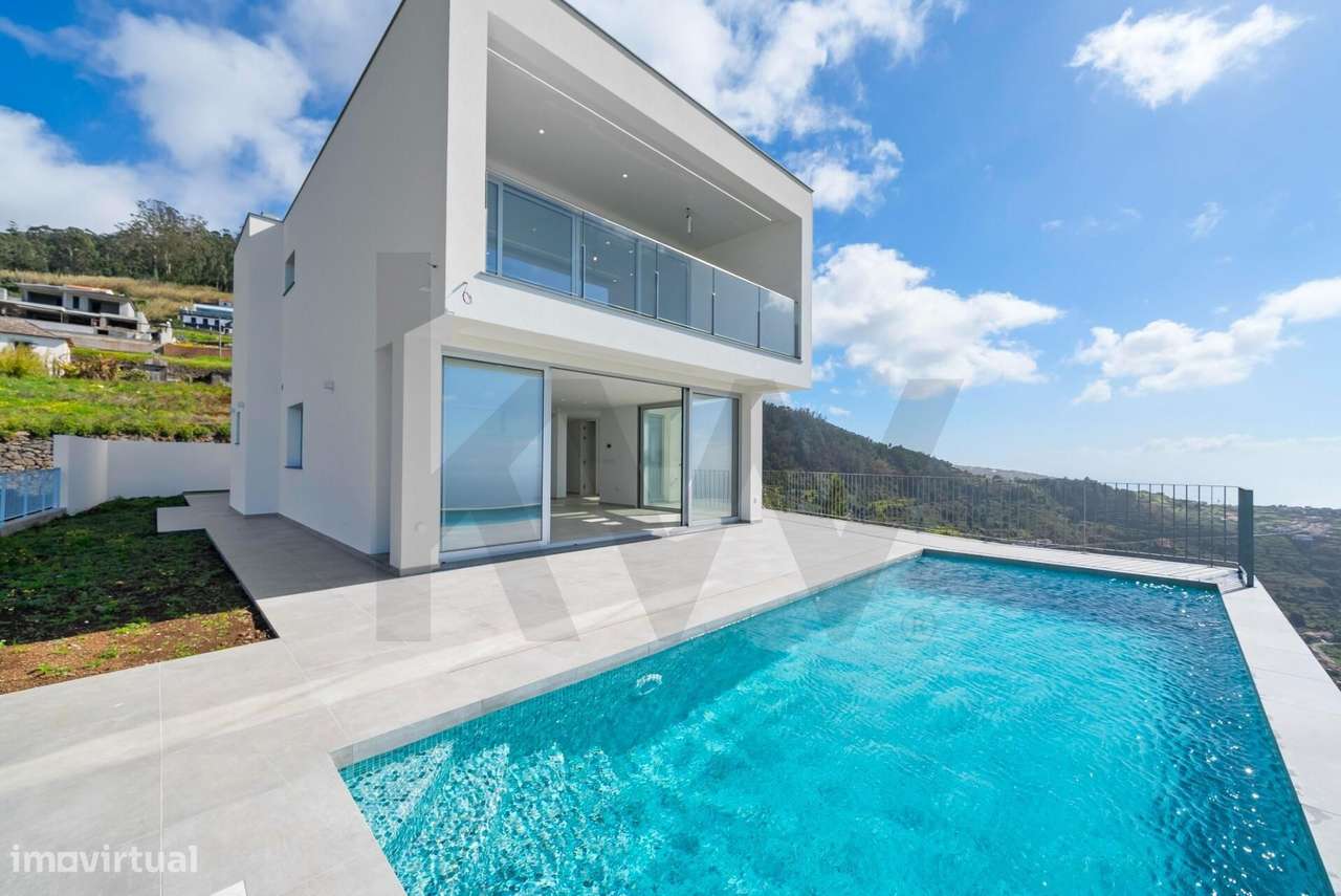 Moradia de Luxo no Arco da Calheta | 3 Quartos, 4 WCs, Piscina, Jacuzz - Grande imagem: 4/43