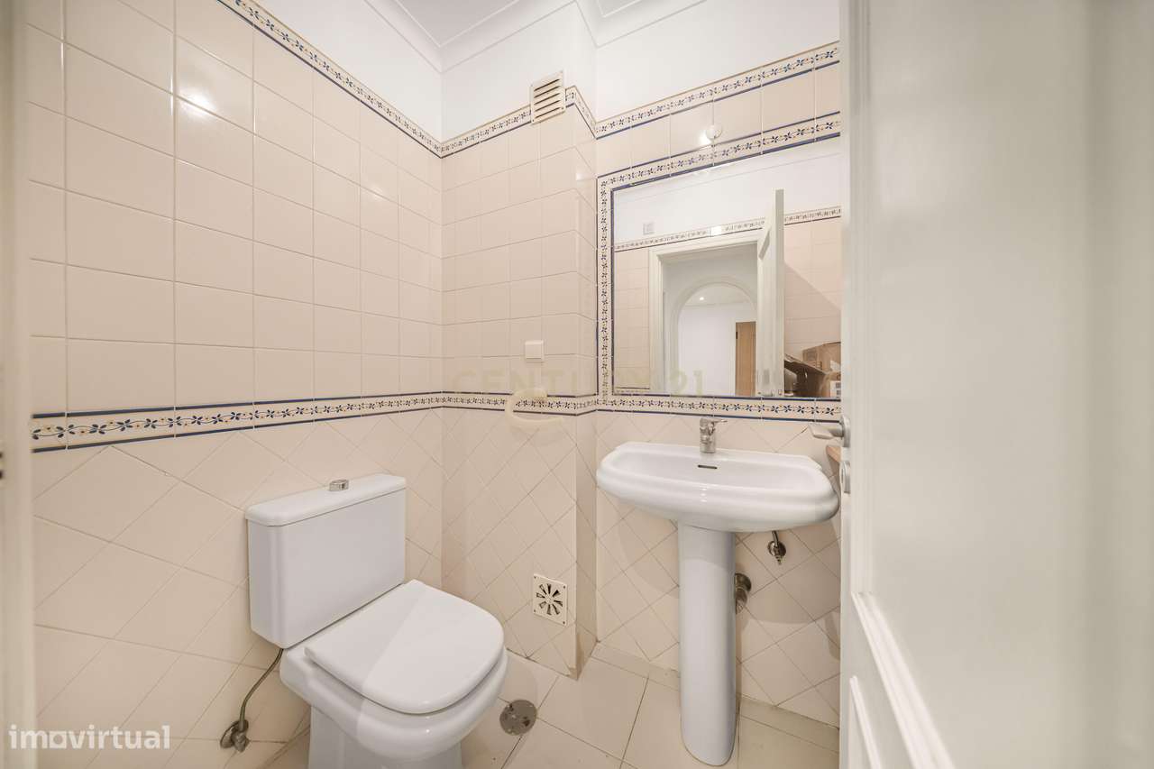 T3 com Terraço de 50m² a Sul, Garagem e Arrecadação | Jardins da Pared-17