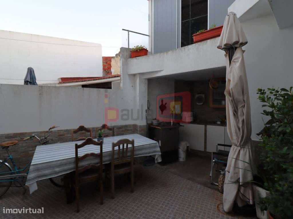 MORADIA CENTRO MONTIJO-3