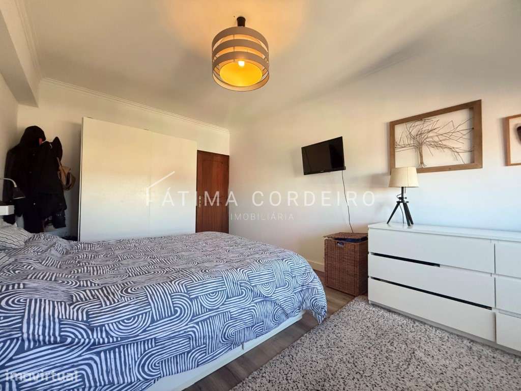 Excelente apartamento T2 com vista para a Serra de Sintra-12