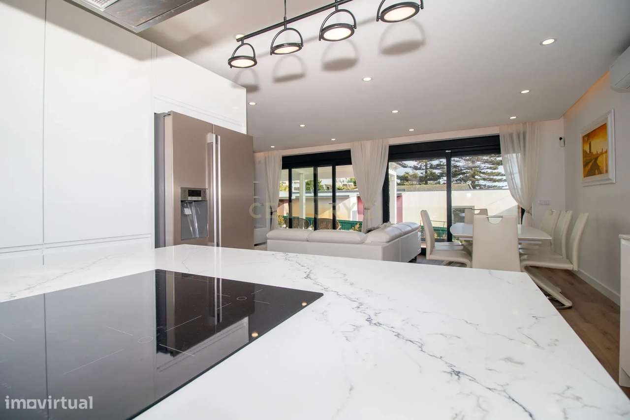 Vivendo o Sonho: Luxuosa Moradia T5 em Albarraque com Espaço de Lazer-22