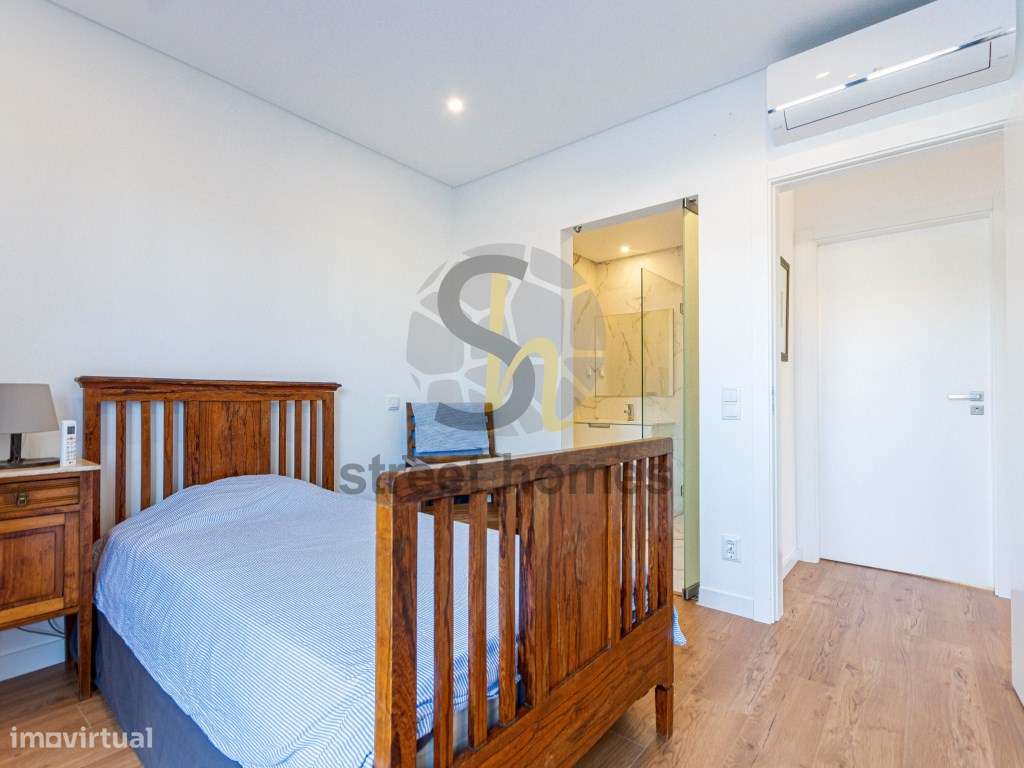 Exclusividade e Design: Moradia Contemporânea com Piscina no Coraçã...-12