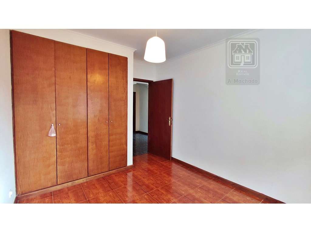 VENDA de CASA - MORADIA com garagem, jardim e quintal - Pico da Ped...-17